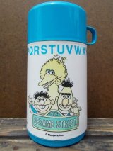 ct-110822-42 Sesame Street / Aladdin 70's-80's Thermos