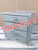 dp-130511-01 Vintage Mini Metal Cabinet