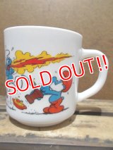 gs-130716-10 Smurf / 1983 Milk glass mug (France)