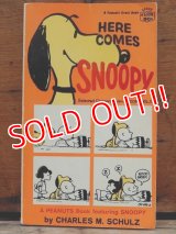 bk-1001-11 PEANUTS / 1968 Comic "HERE COMES SNOOPY"