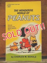 bk-1001-23 PEANUTS / 1968 Comic "THE WONDERFUL WORLD OF PEANUTS"