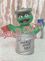 ct-140516-58 Oscar / TARA TOY 90's PVC "Pickle Juice"