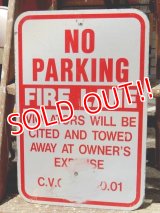 dp-150501-07 Road sign "FIRE LANE NO PARKING"