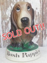 ct-160519-09 Hush Puppies / 70's Plastic Bank