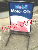 dp-170422-05 Mobil Motor Oils / 1980's〜Stand Sign