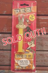 pz-160901-151 Bugs Bunny / 1980's PEZ Dispenser Mint on Card