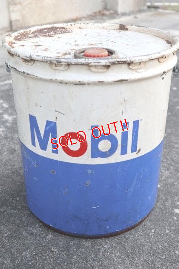 画像1: dp-190801-16 Mobil / 1960's-1970's 5 U.S.Gallons Oil Can