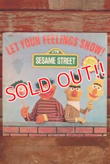 ct-190910-02 Sesame Street / LET YOUR FEELINGS SHOW! 1977 Record