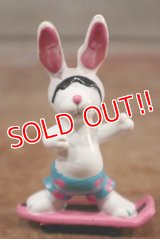 ct-200701-60 Beach Bunnies / Hardee's 1989 PVC Figure (A)