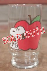 gs-200901-01 Snoopy / Anchor Hocking 1970's mini Glass "Apple"