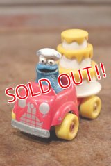 ct-131217-31 Cookie Monster / Playskool 1980's Diecast Car (B)