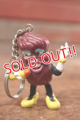 ct-201114-125 California Raisins / 1988 PVC Keychain "Girl with Microphone"