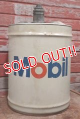 dp-201201-45 Mobil / 1970's〜5 U.S.GALLONS Oil Can