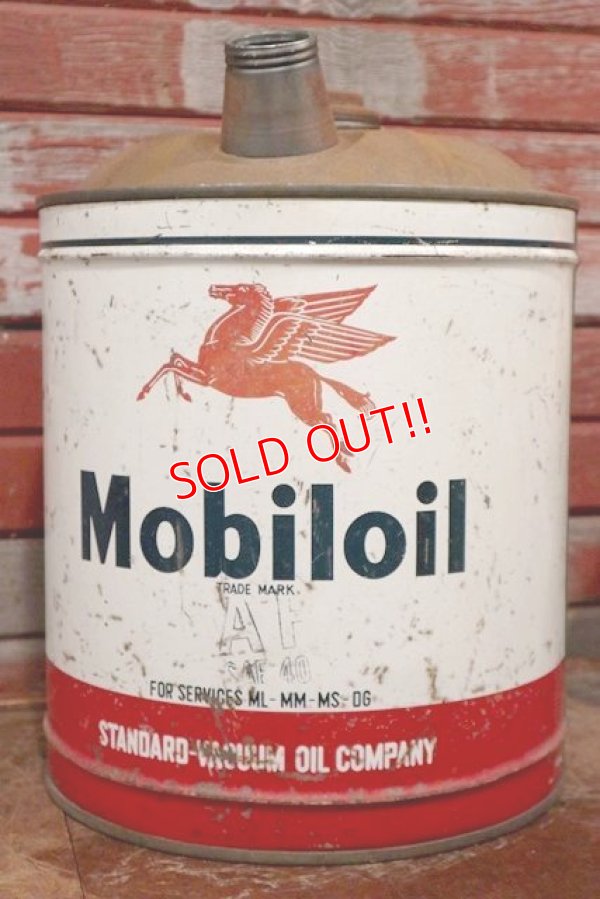 画像1: dp-201201-49 Mobiloil / 1950's 5 U.S.GALLONS Oil Can