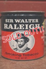 dp-181001-25 Sir Walter Raleigh / Vintage Tobacco Can