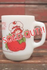 ct-210901-53 Strawberry Shortcake / 1980's Anchor Hocking Mug