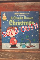 ct-211101-47 A Charlie Brown Christmas / 1977 Book & Record