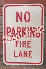 dp-211110-59 Road Sign "NO PARKING FIRE LANE"