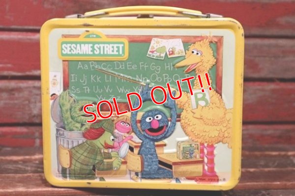 画像1: ct-211210-51 SESAME STREET / Aladdin 1979 Metal Lunch Box