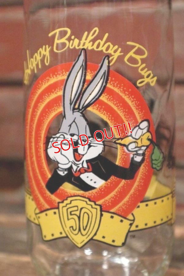 画像2: gs-200901-03 Bugs Bunny / 1990's "Happy Birthday Bugs!" Glass