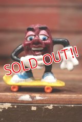 ct-140923-12 California Raisins / 1987 PVC Figure "S.B. Stuntz"