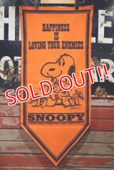 ct-220501-06 PEANUTS / 1960's Snoopy Banner "Happiness is Loving Your Enemies"