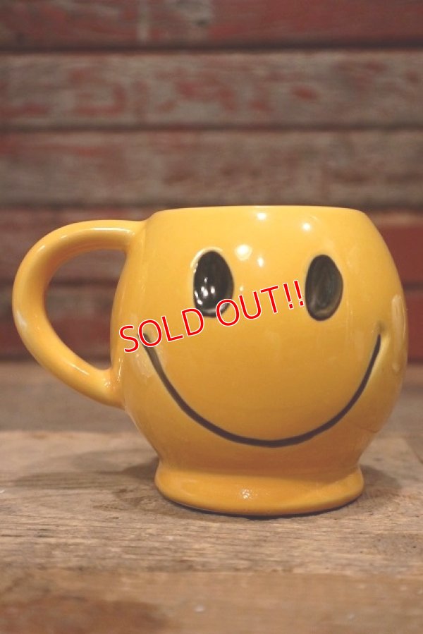 画像1: dp-220401-39 McCOY POTTERY / 1970's Smiley Face Mug