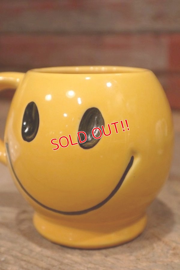 画像2: dp-220401-39 McCOY POTTERY / 1970's Smiley Face Mug