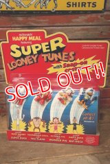 ct-221001-06 McDonald's / 1991 SUPER LOONEY TUNES Happy Meal Display