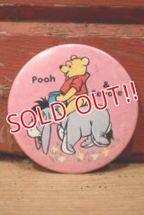 ct-221101-17 Winnie the Pooh & Eeyore / 1970's Pinback