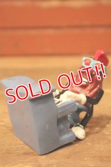 ct-221201-53 California Raisins / 1989 PVC "Red The Piano Player"