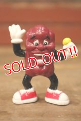 ct-221201-53 California Raisins / 2001 PVC "Red Shoes Singin' Raisin"