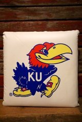 dp-230414-09 The University of Kansas / Jayhawks Cushion