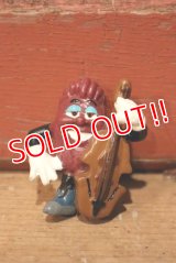 ct-201114-125 The California Raisins / 1988 Pins "Bass Player"