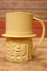 ct-231211-06 PLANTERS / MR.PEANUT 1950's Plastic Mug (Light Brown)