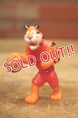 ct-240214-22 Kellogg's Tony the Tiger / 1990's PVC Figure "Basketball"