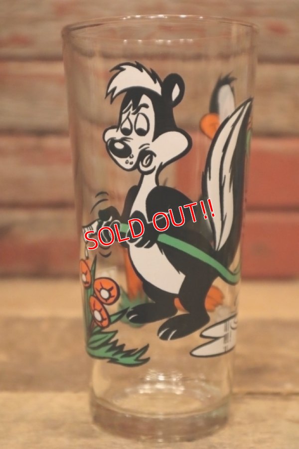 画像1: gs-240301-07 Pepe Le Pew & Daffy Duck / PEPSI 1976 Collector Series Glass