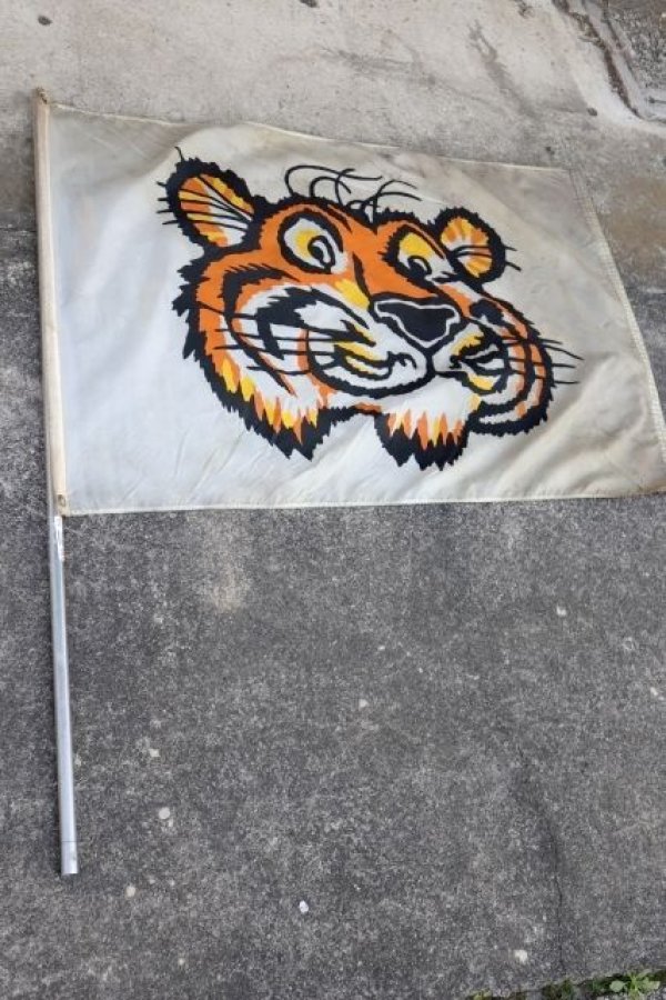 画像2: dp-240418-26 Exxon Tiger / 1980's〜 Nylon Flag