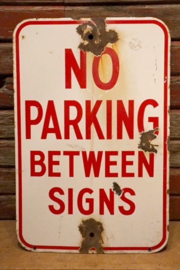 画像1: dp-240508-103 NO PARKING BETWEEN SIGNS / Enamel Road Sign