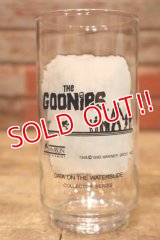 gs-240605-04 The GOONiES / 1985 / "Data on the Waterslide" Godfather's Pizza Glass