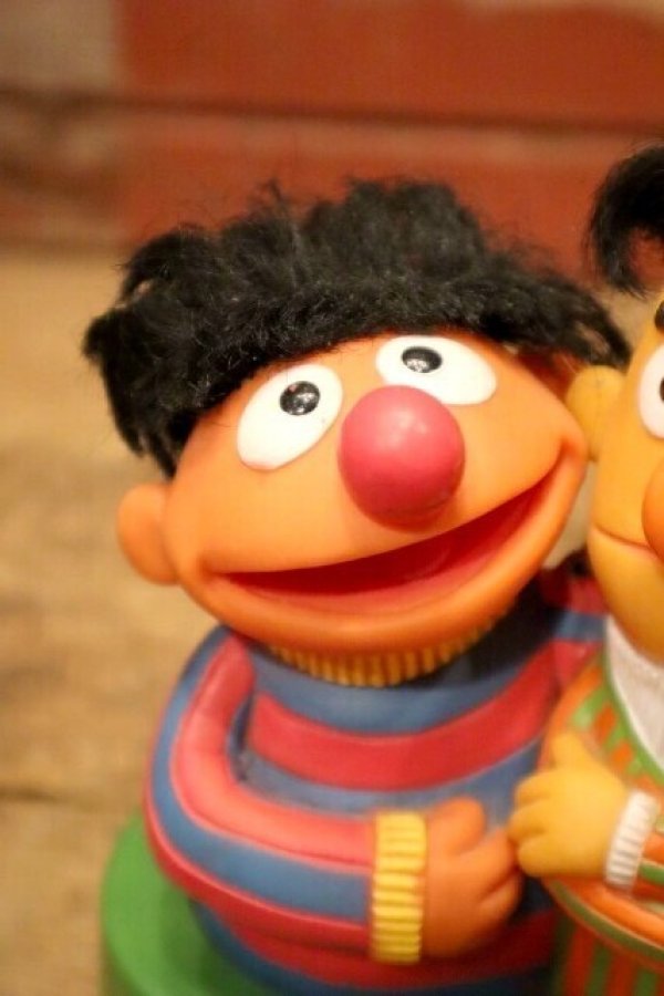 画像2: ct-240214-09 SESAME STREET / Ernie & Bert 1976 AM Radio