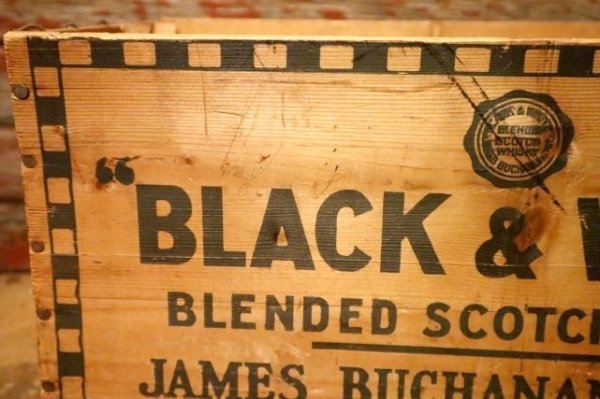 画像2: dp-240604-04 BLACK & WHITE SCOTCH WHISKY / Vintage Wood Box
