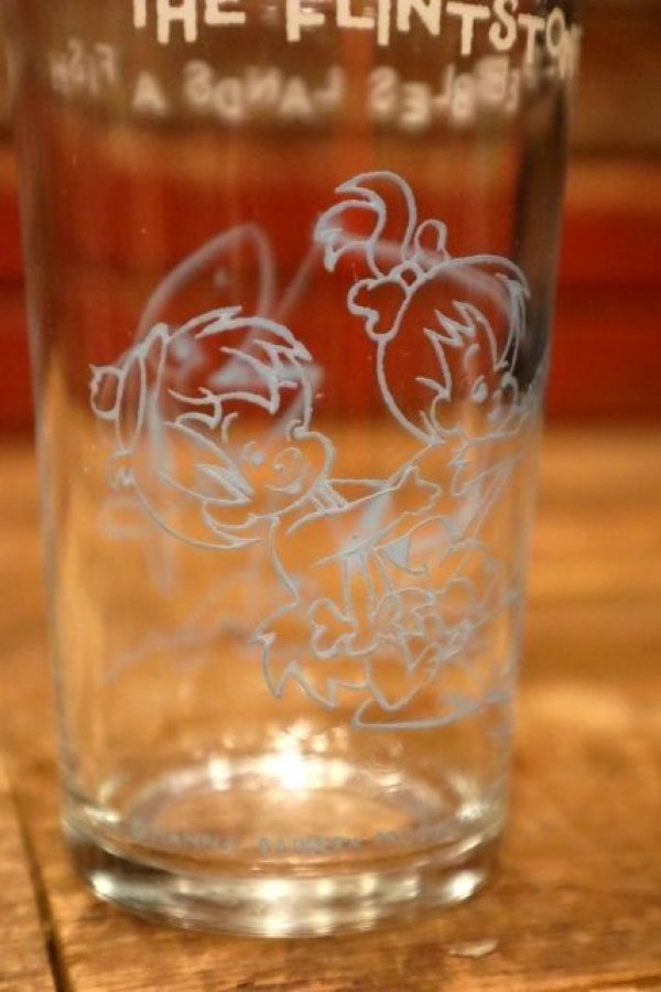 画像2: gs-240605-10 The Flintstones / Welch's 1960's Glass "PEBBLES LANDS A FISH"