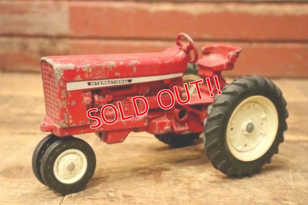 画像1: dp-240623-02 ERTL / 1970's INTERNATIONAL Die-Cast Metal Tractor 1/16 Scale