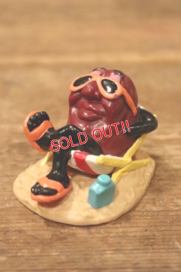 画像1: ct-241008-83 The California Raisins / 1988 PVC Figure "Boy In Beach Chair"