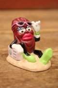 ct-241008-83 The California Raisins / 1988 PVC Figure "Girl with Sunglasses"