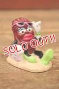 ct-241008-83 The California Raisins / 1988 PVC Figure "Girl with Sunglasses"