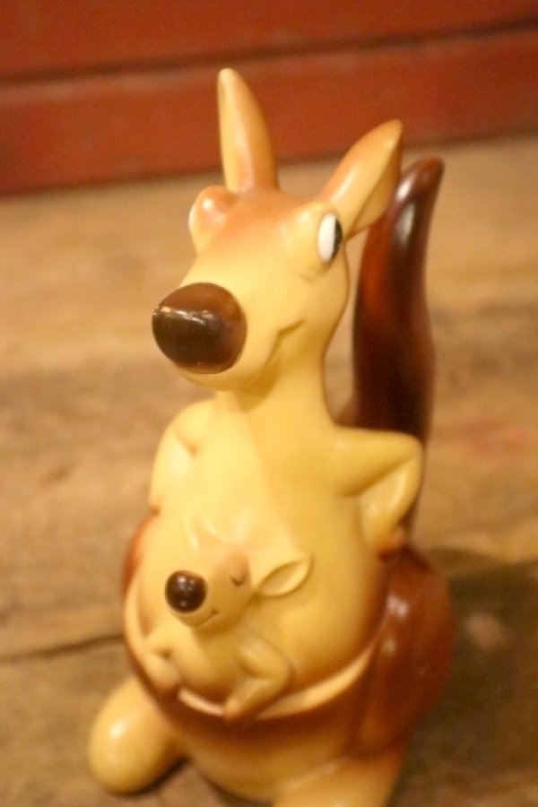 画像2: ct-241008-95 CONTINENTAL BANK / 1970's-1980's Lefton Kangaroo Novelty Coin Bank