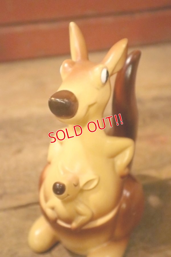 画像2: ct-241008-95 CONTINENTAL BANK / 1970's-1980's Lefton Kangaroo Novelty Coin Bank