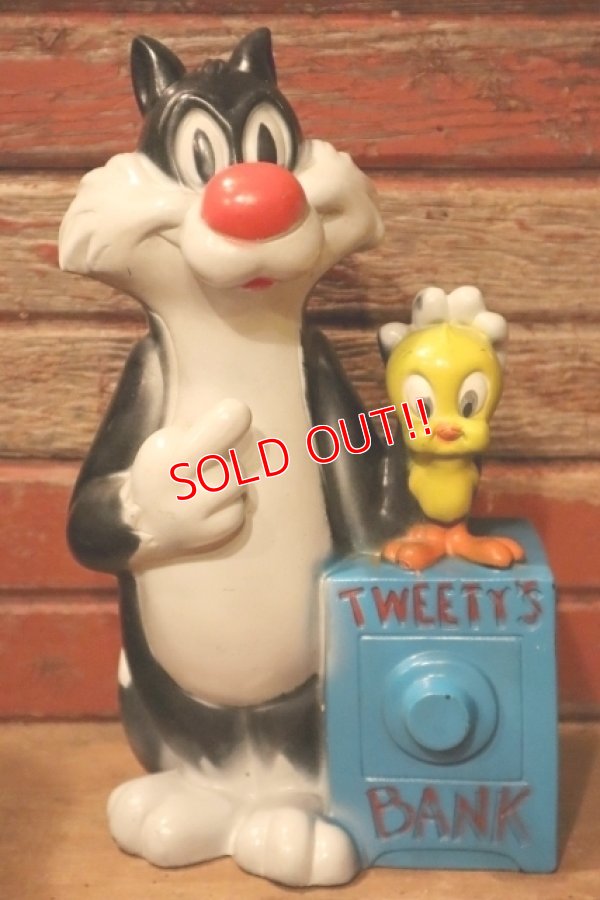 画像1: ct-241008-52 Sylvester & Tweety / 1972 Plastic Coin Bank